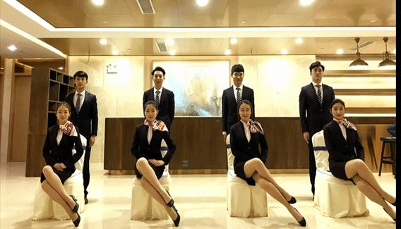 说明: 礼仪队 说明: 礼仪队